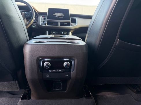 Used 2022 GMC Yukon SLE AWD/4WD image 22