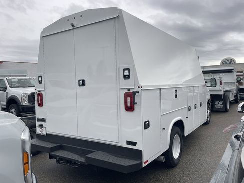 New 2026 Ford E-350 and Econoline 350 Super Duty w/ Power Equipment Group image 5