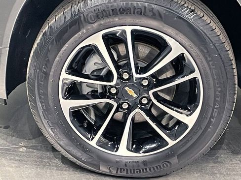 Used 2025 Chevrolet TrailBlazer LT w/ LT Cold Weather Package AWD/4WD image 36