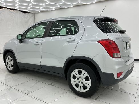Used 2018 Chevrolet Trax LS FWD image 11