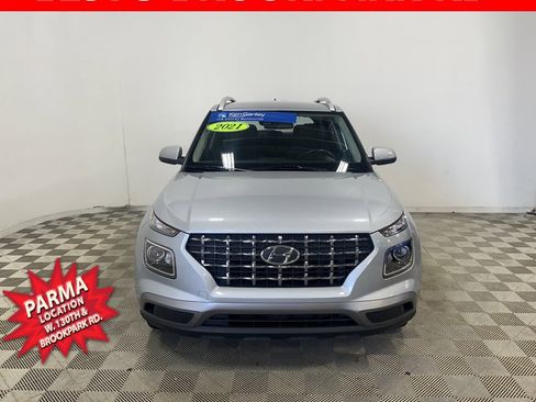 Used 2021 Hyundai Venue SEL image 2