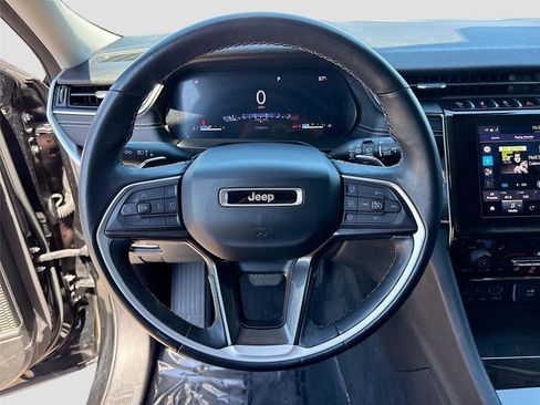 Used 2021 Jeep Grand Cherokee L Laredo w/ Luxury Tech Group I RWD image 11