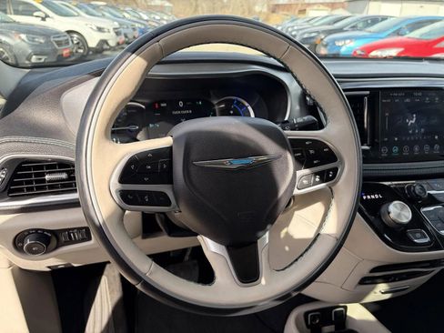 Used 2018 Chrysler Pacifica Limited w/ Advanced Safetytec Group image 12