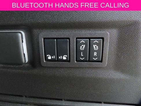 Used 2024 Chevrolet Tahoe Z71 w/ Luxury Package AWD/4WD image 13