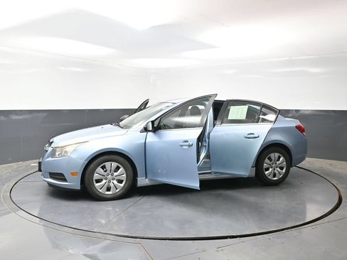 Used 2012 Chevrolet Cruze LS FWD image 52
