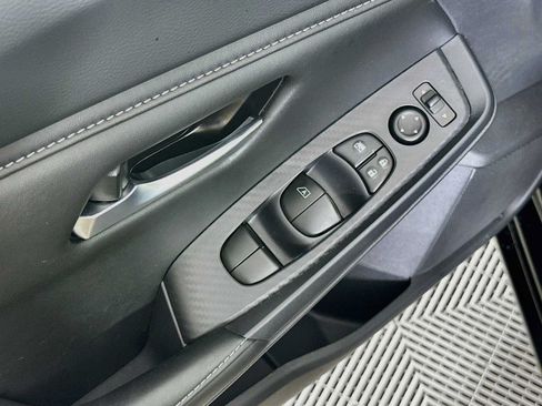 Used 2025 Nissan Sentra SV FWD image 15