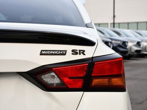 Used 2022 Nissan Altima 2.5 SR w/ Midnight Edition Package image 9