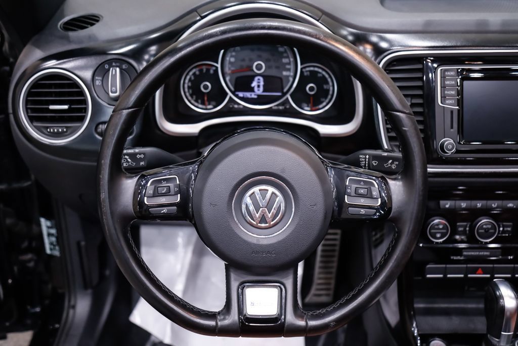 Used 2019 Volkswagen Beetle 2.0T SE FWD image 18
