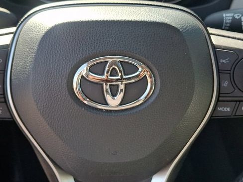 Used 2022 Toyota RAV4 XLE Premium FWD image 30