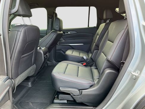 Used 2025 Chevrolet Traverse Z71 w/ LPO, Floor Liner Package AWD/4WD image 25