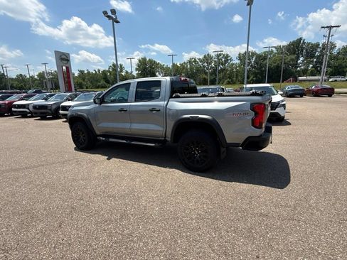Used 2023 Chevrolet Colorado Trail Boss AWD/4WD image 6