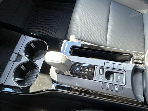 Used 2024 Toyota Prius Prime Premium image 22