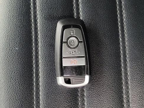 Used 2020 Ford Edge SEL FWD image 32