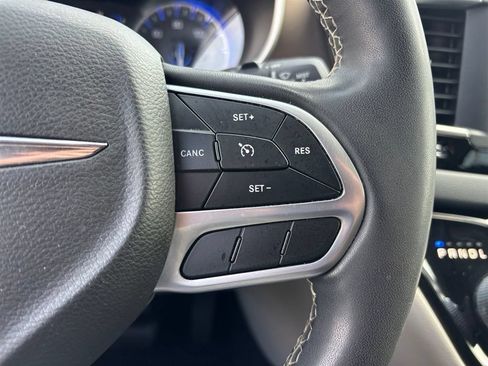 Used 2022 Chrysler Voyager LX FWD image 24