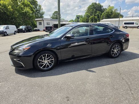 Used 2017 Lexus ES 350 w/ Luxury Package FWD image 8