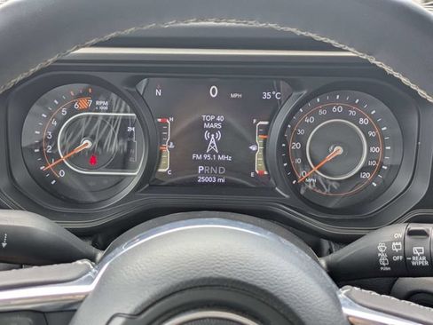 Used 2025 Jeep Wrangler Unlimited Sahara AWD/4WD image 29