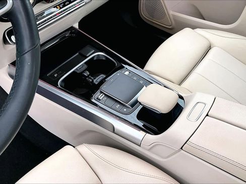 Used 2022 Mercedes-Benz GLB 250 image 18