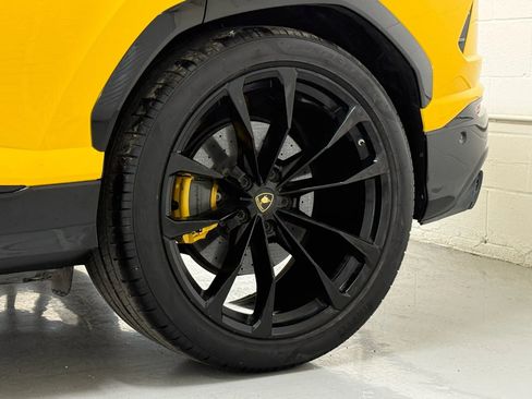 Used 2020 Lamborghini Urus image 55