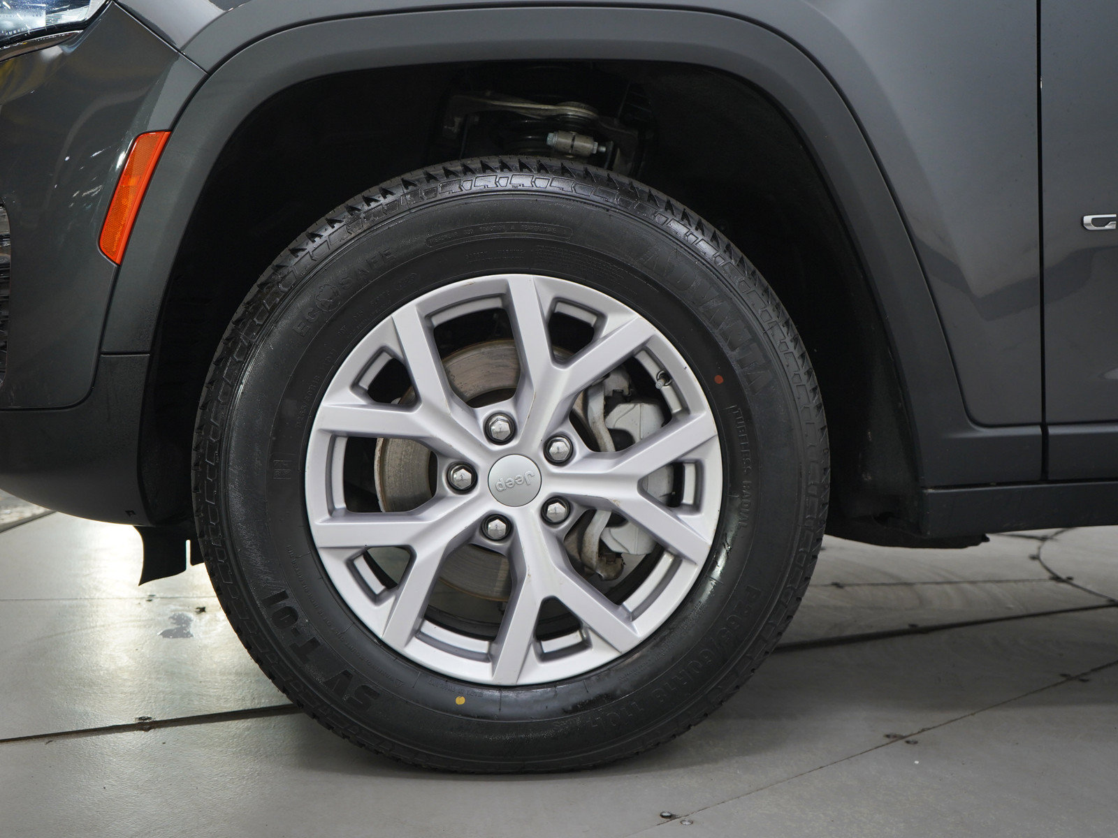 Used 2022 Jeep Grand Cherokee Limited AWD/4WD image 30