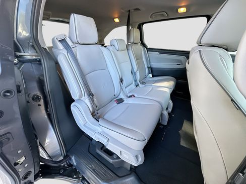 Used 2024 Honda Odyssey Elite image 31