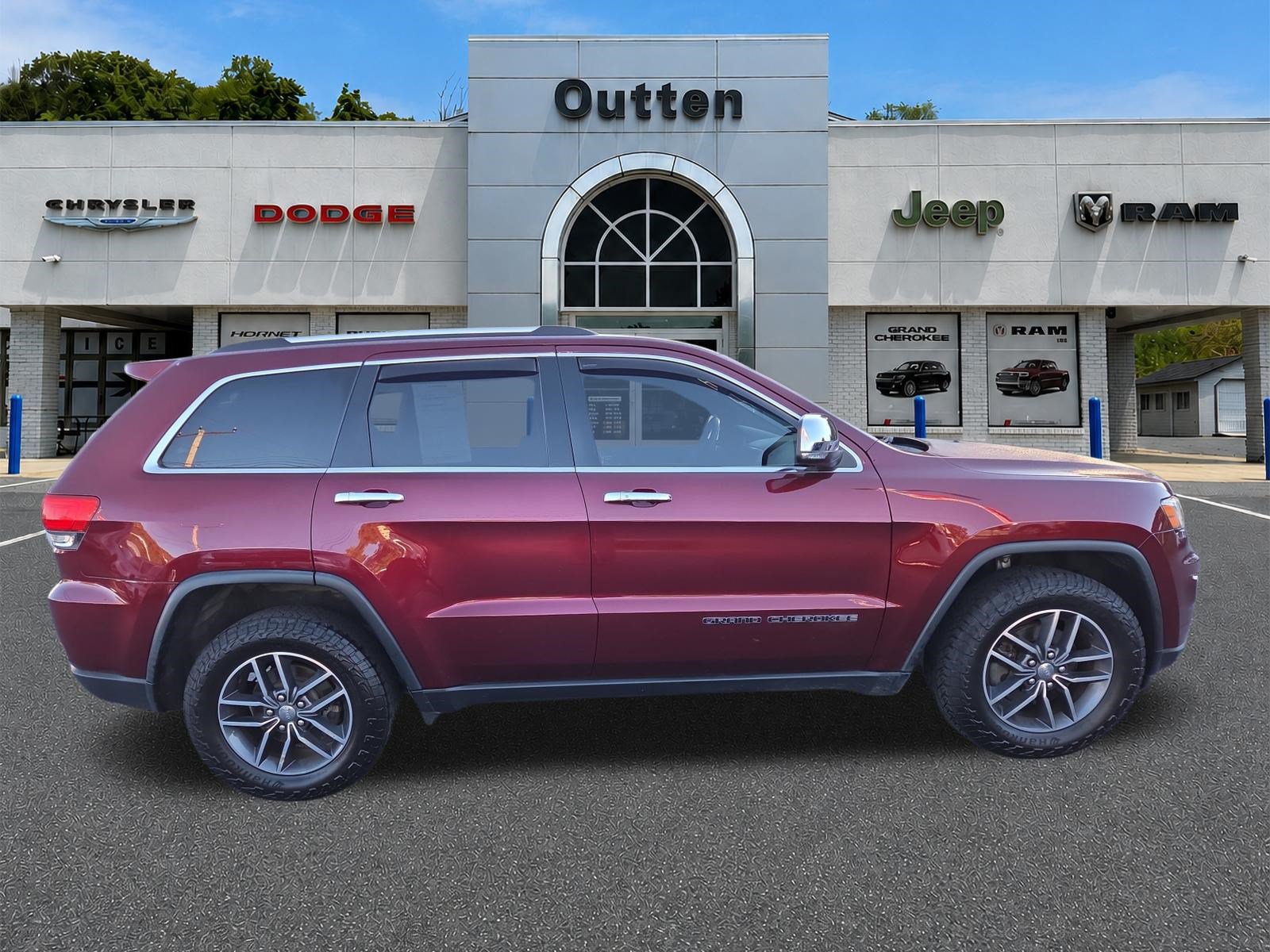 Certified 2017 Jeep Grand Cherokee Limited AWD/4WD image 2