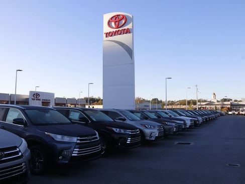 Used 2023 Toyota Tacoma TRD Sport w/ Advanced Technology Package image 22