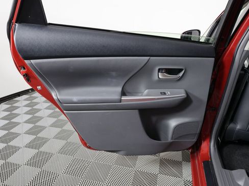 Used 2014 Toyota Prius V Three image 16