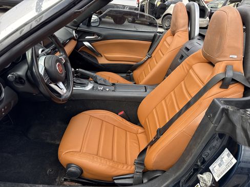 Used 2019 FIAT 124 Spider Lusso w/ Convenience Group image 9