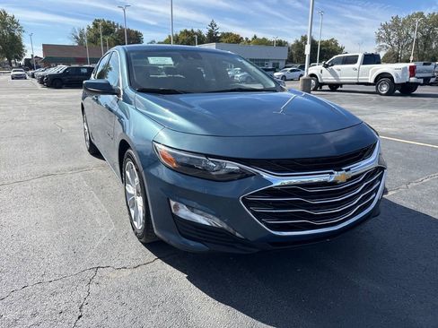 Used 2025 Chevrolet Malibu LT image 4