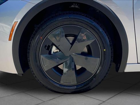New 2026 Toyota Prius LE FWD image 11