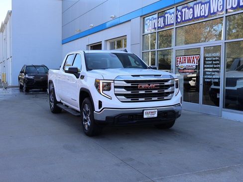 New 2025 GMC Sierra 1500 SLE AWD/4WD image 2