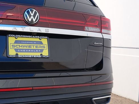 Used 2025 Volkswagen Atlas SE image 10