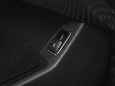 Used 2015 Mercedes-Benz SL 63 AMG image 52