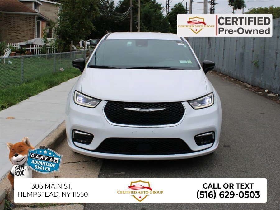 Used 2025 Chrysler Pacifica Select FWD image 1