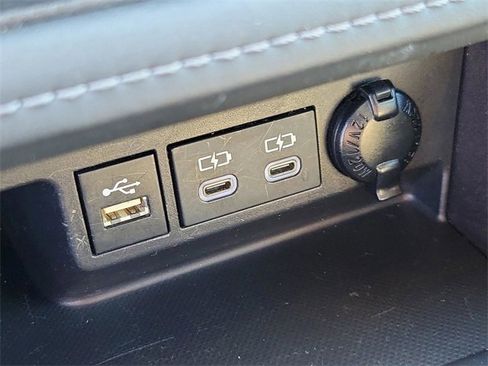 Used 2024 Toyota Highlander XLE image 26