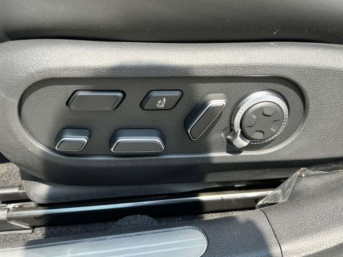 New 2025 Genesis GV60 Performance image 18