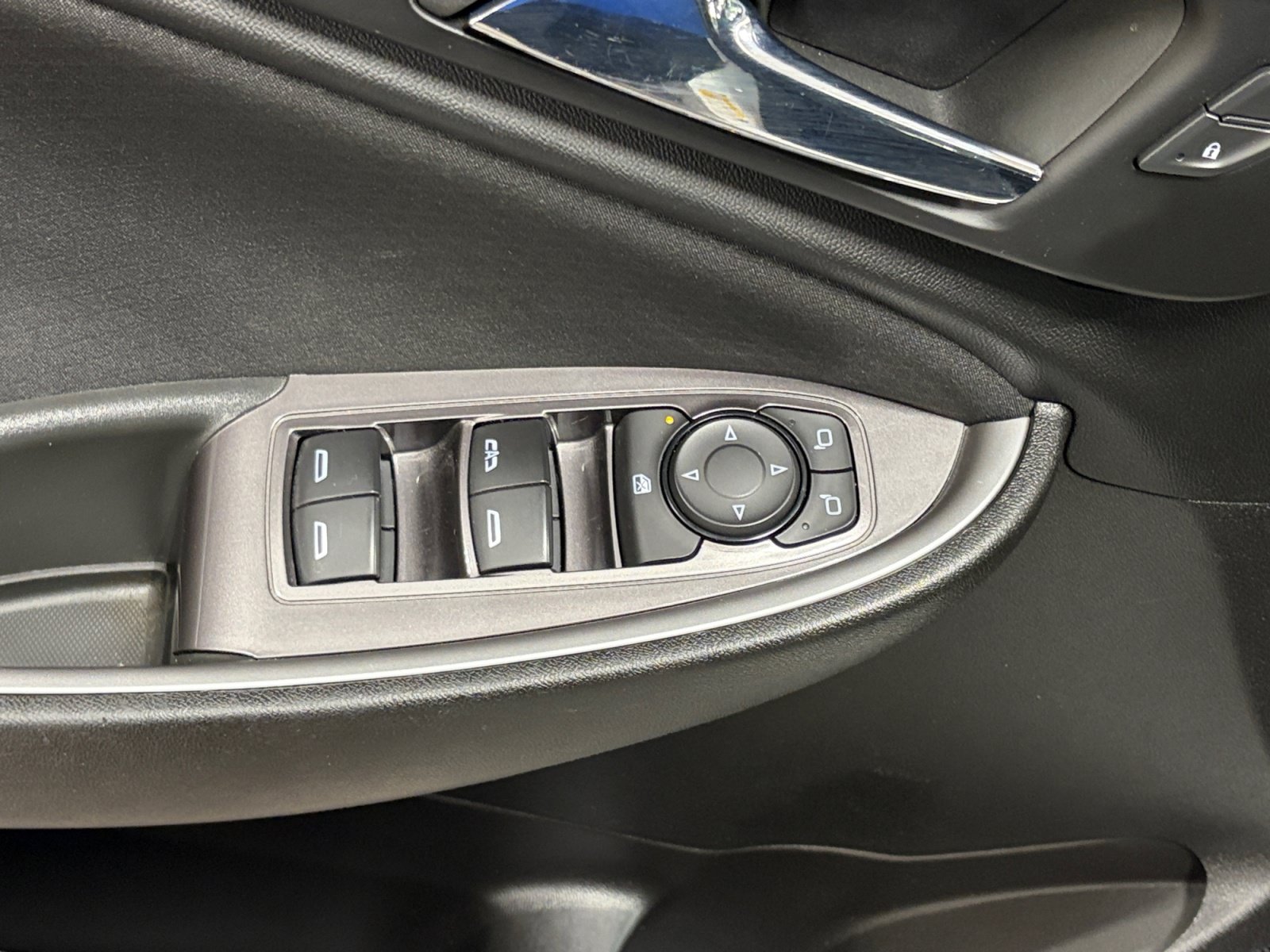 Used 2022 Chevrolet Malibu LT FWD image 13