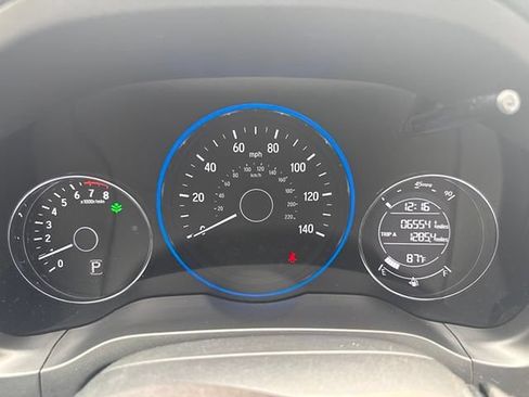 Used 2018 Honda HR-V LX image 9