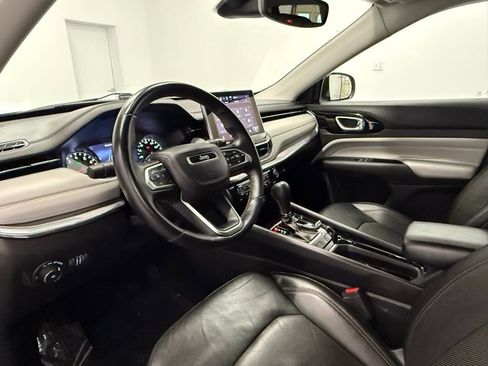 Used 2022 Jeep Compass Limited image 11