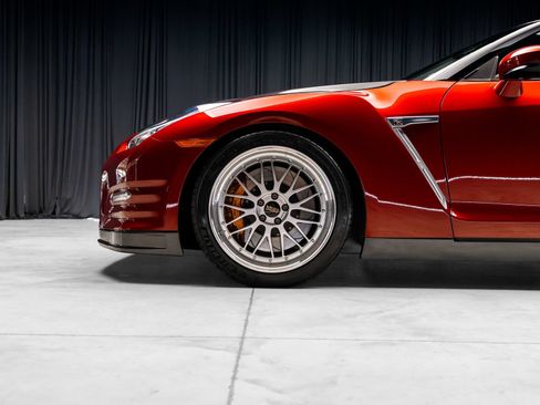 Used 2016 Nissan GT-R Premium AWD/4WD image 33