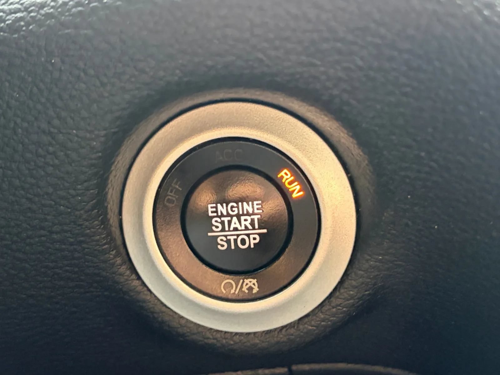 Used 2019 Chrysler Pacifica Limited w/ Advanced Safetytec Group FWD image 28