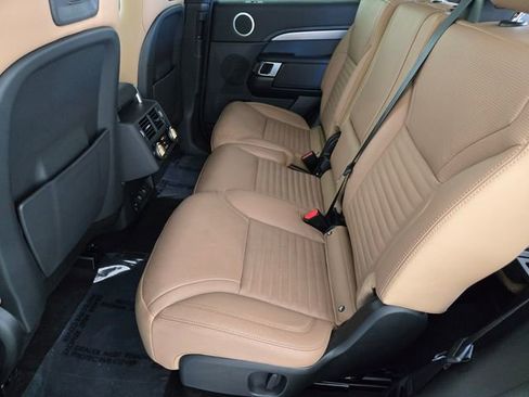 Used 2023 Land Rover Discovery HSE R-Dynamic image 5