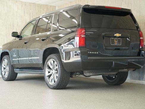 Used 2019 Chevrolet Tahoe LT w/ Luxury Package AWD/4WD image 7