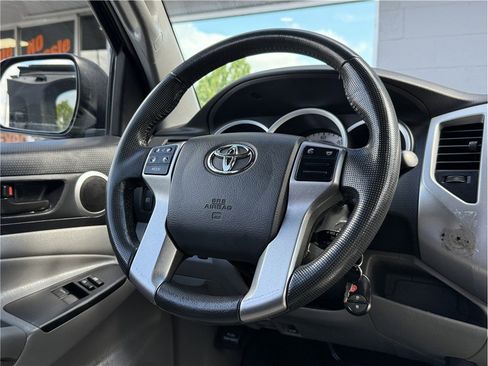 Used 2013 Toyota Tacoma PreRunner w/ SR5 Pkg RWD image 8