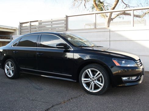 Used 2014 Volkswagen Passat 1.8T SEL Premium image 3