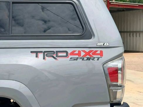 Used 2020 Toyota Tacoma TRD Sport AWD/4WD image 3