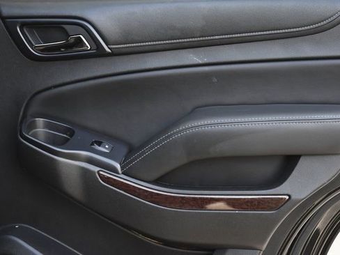 Used 2018 GMC Yukon SLE w/ SLE Value Package image 25