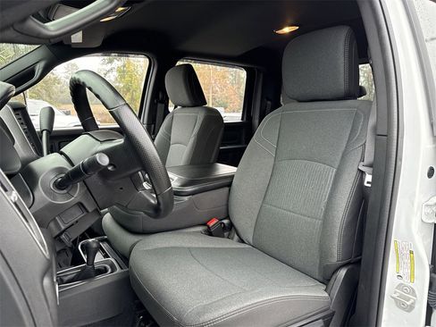 Used 2024 RAM 3500 Tradesman w/ Chrome Appearance Group image 11