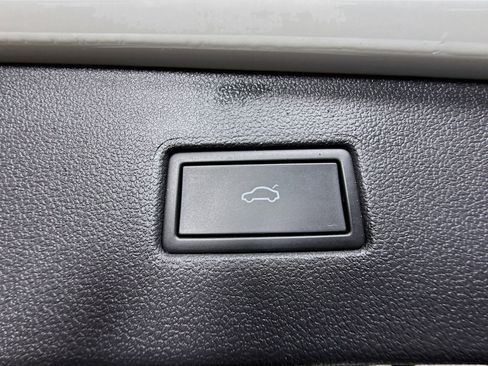 Used 2024 Volkswagen Tiguan SEL R-Line image 41