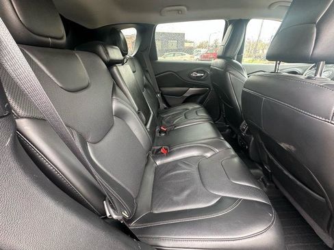 Used 2020 Jeep Cherokee Limited AWD/4WD image 16